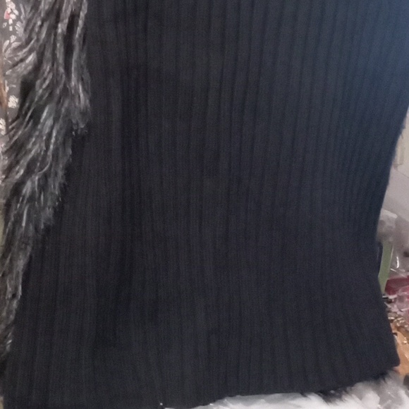 Adrianna Papell Faux Fur Vest (Plus sized) - Picture 12 of 17